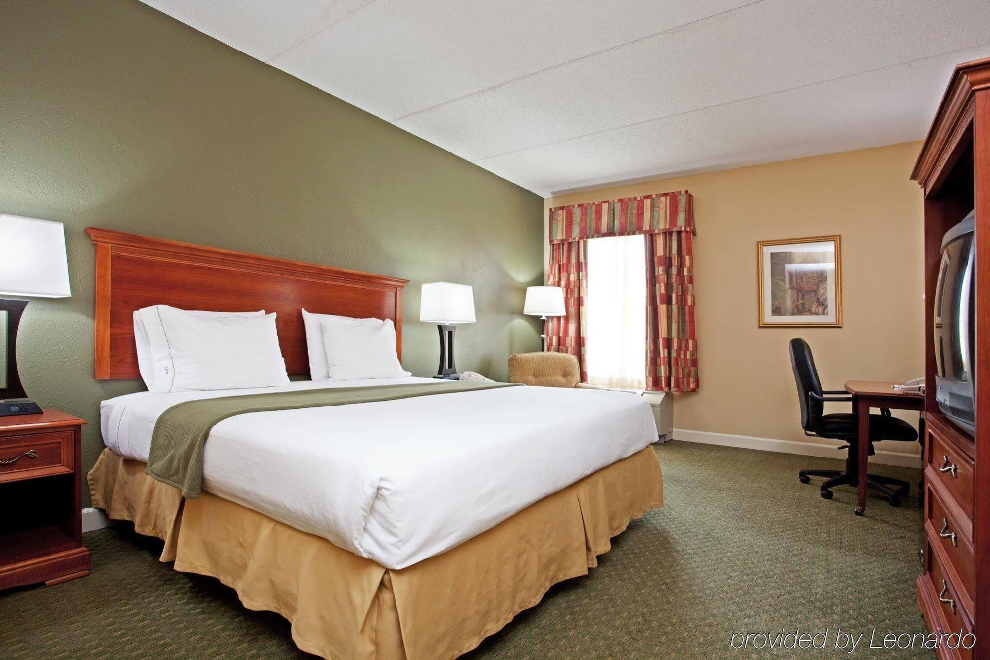 Hotel Holiday Express & - Hickory Area By Ihg 2*