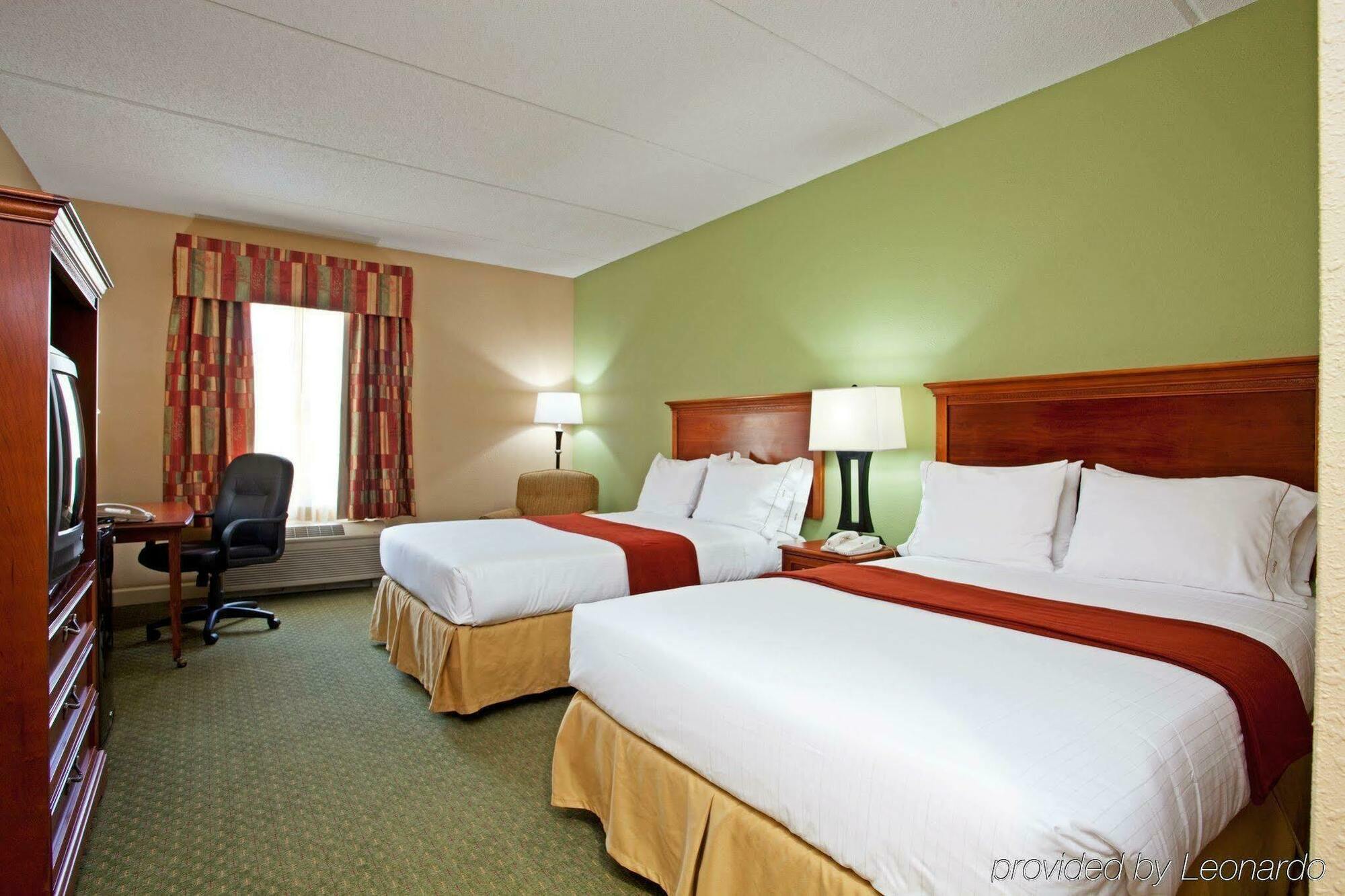 Holiday Express & - Hickory Area By Ihg